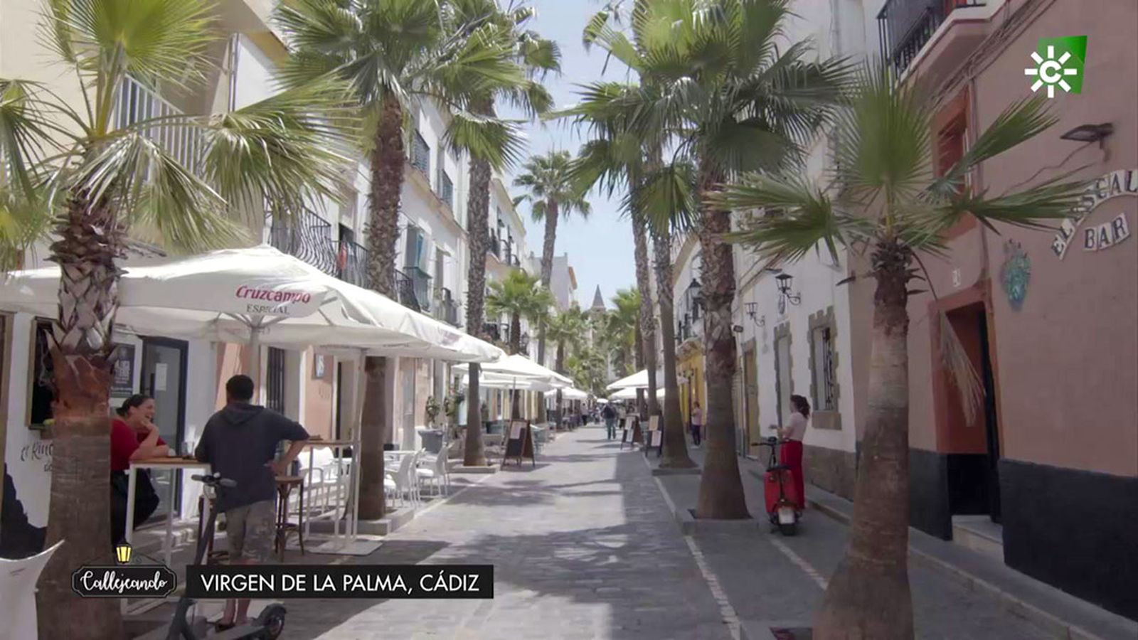 Calle La Palma, en el corazón del barrio de la Viña, alma del carnaval de Cádiz