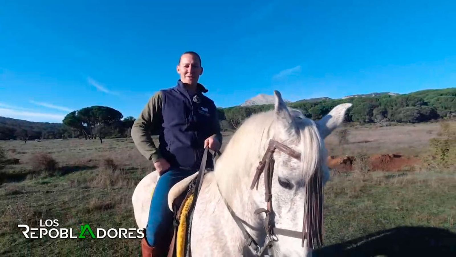 Es francés pero se mudó a Benamahoma donde trabaja como guía ecuestre