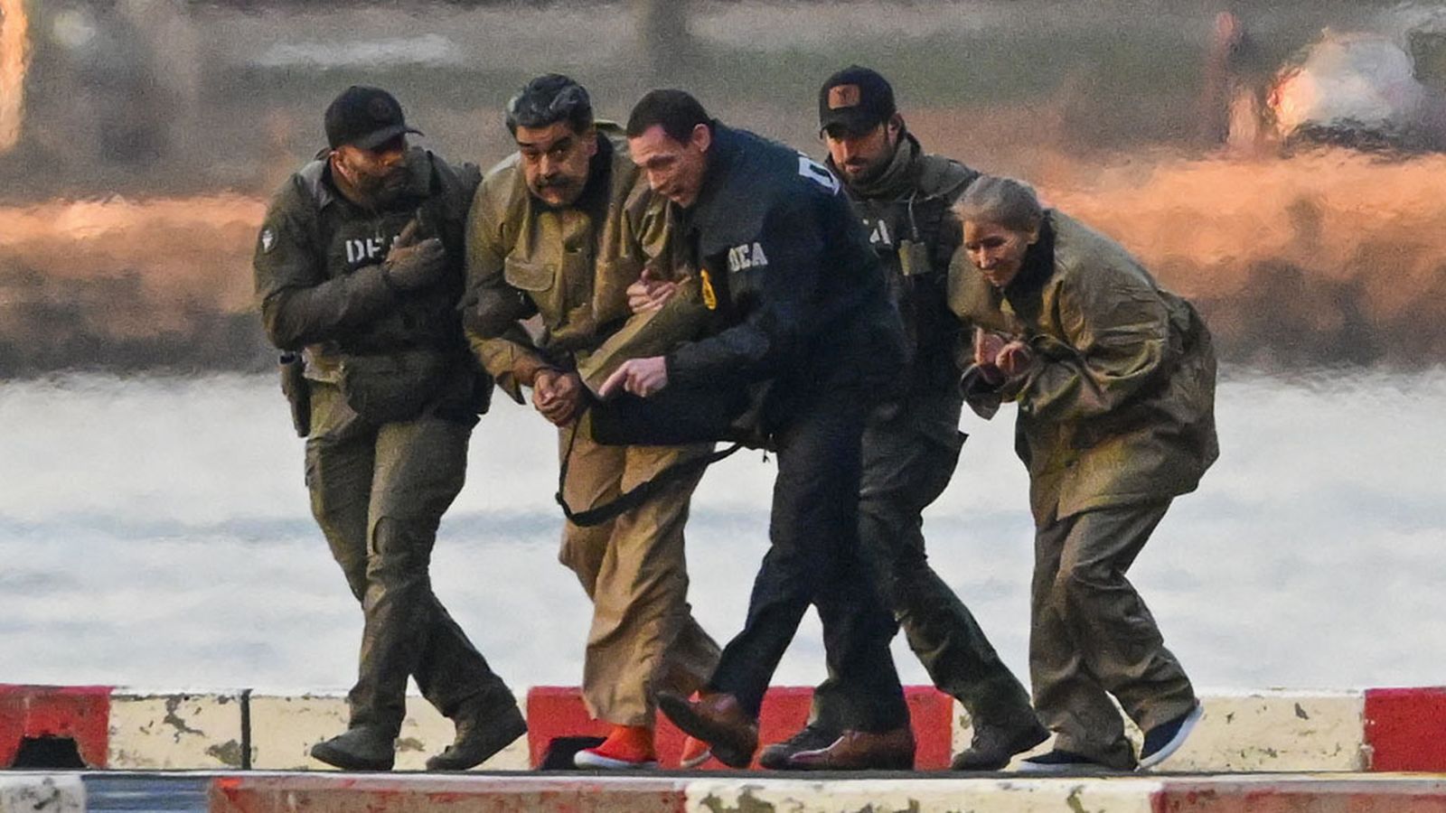 Maduro se declara inocente y prisionero de guerra