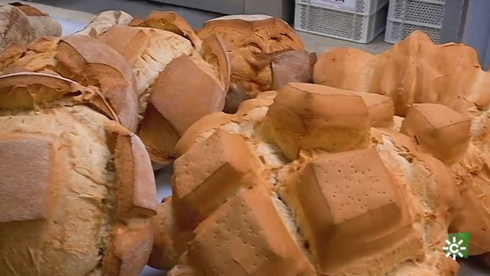 Productos artesanales en una panadería con más de un siglo de vida