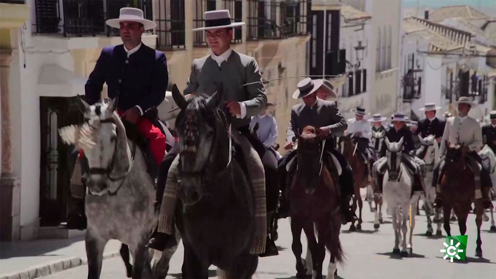 La Parada Ecuestre vuelve a llenar de esplendor las calles de Osuna