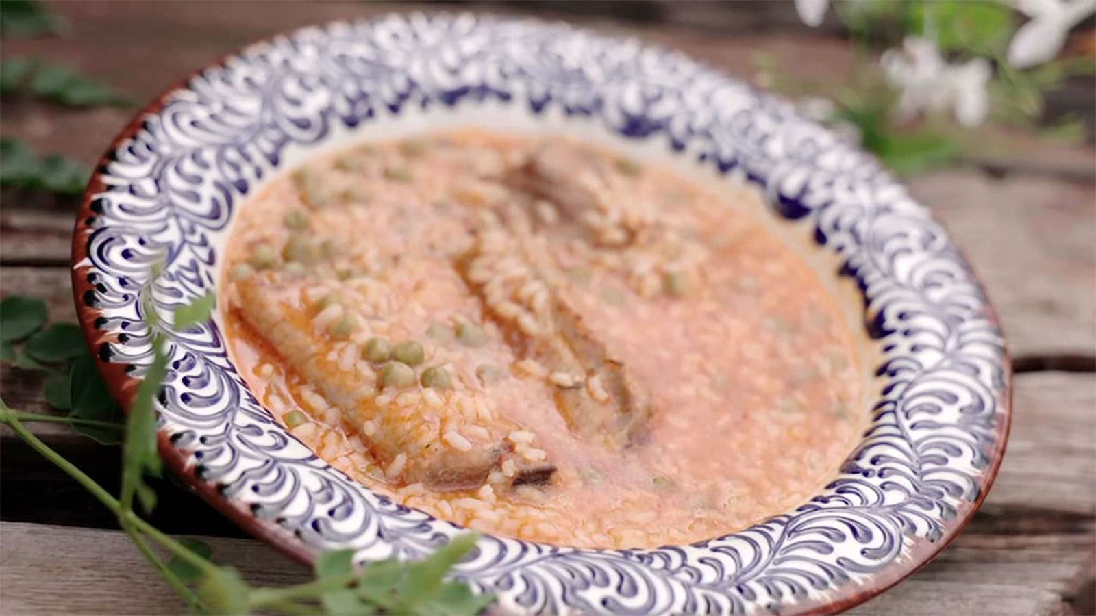 Cocinamos en Umbrete un arroz con costillas, una receta llena del sabor de siempre