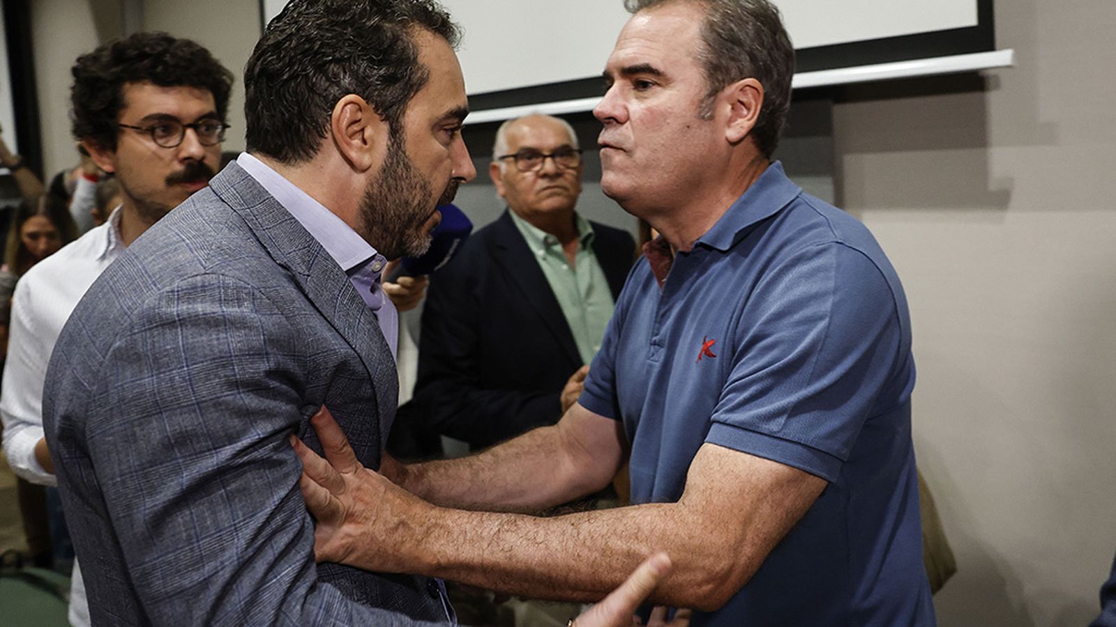 Aldama y Dolset se encaran