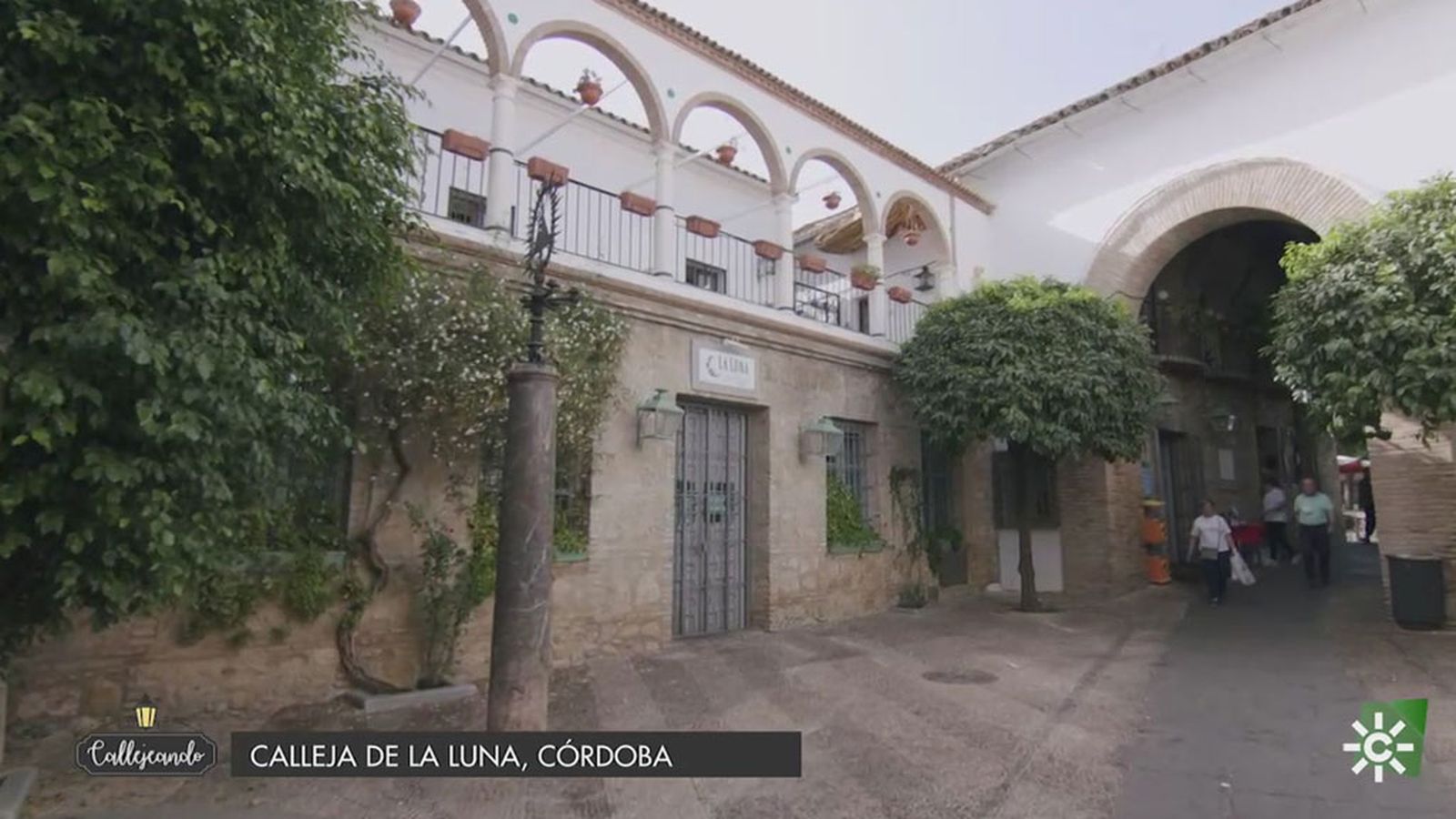 La calleja de la Luna en Córdoba desemboca en la casa palacio donde nació Luis de Góngora
