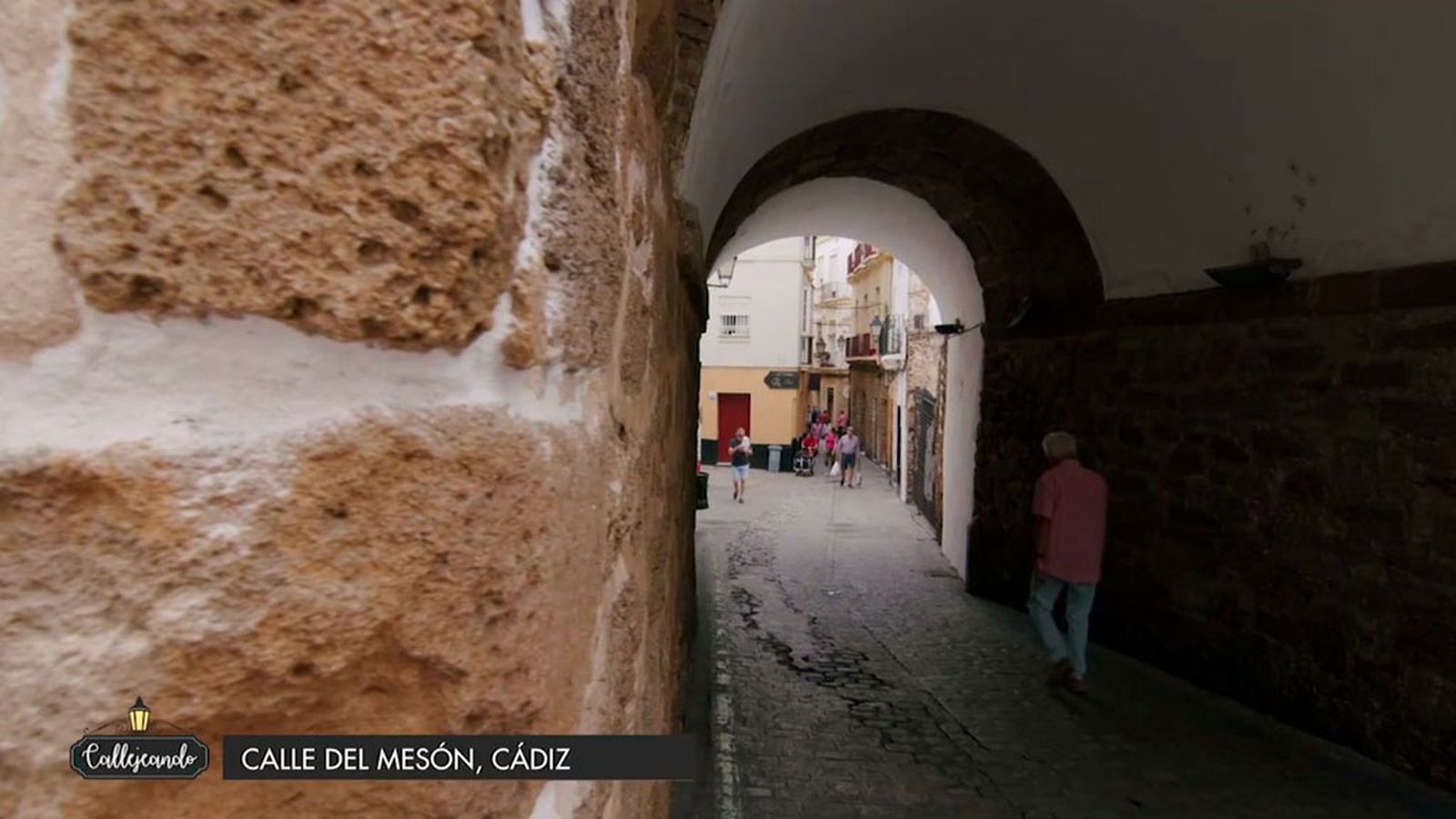 La calle con más duende de Andalucía en el famoso barrio del Populo, es la calle de El Mesón en Cádiz
