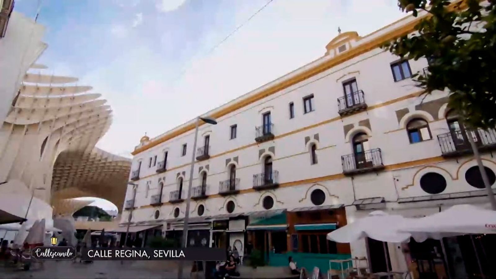 En la calle Regina se ubica uno de los edificios más singulares y visitados: las setas de la Encarnación