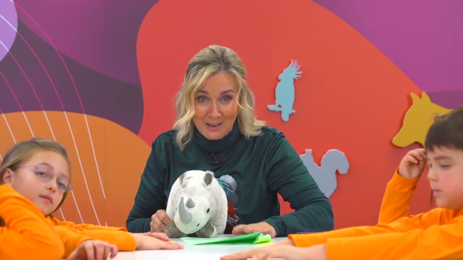 El rinoceronte, un unicornio de la selva que pesa como un coche